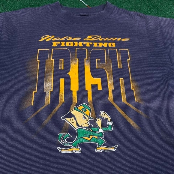 Vintage 1980s Notre Dame Fighting Irish T-Shirt - Picture 6 of 7